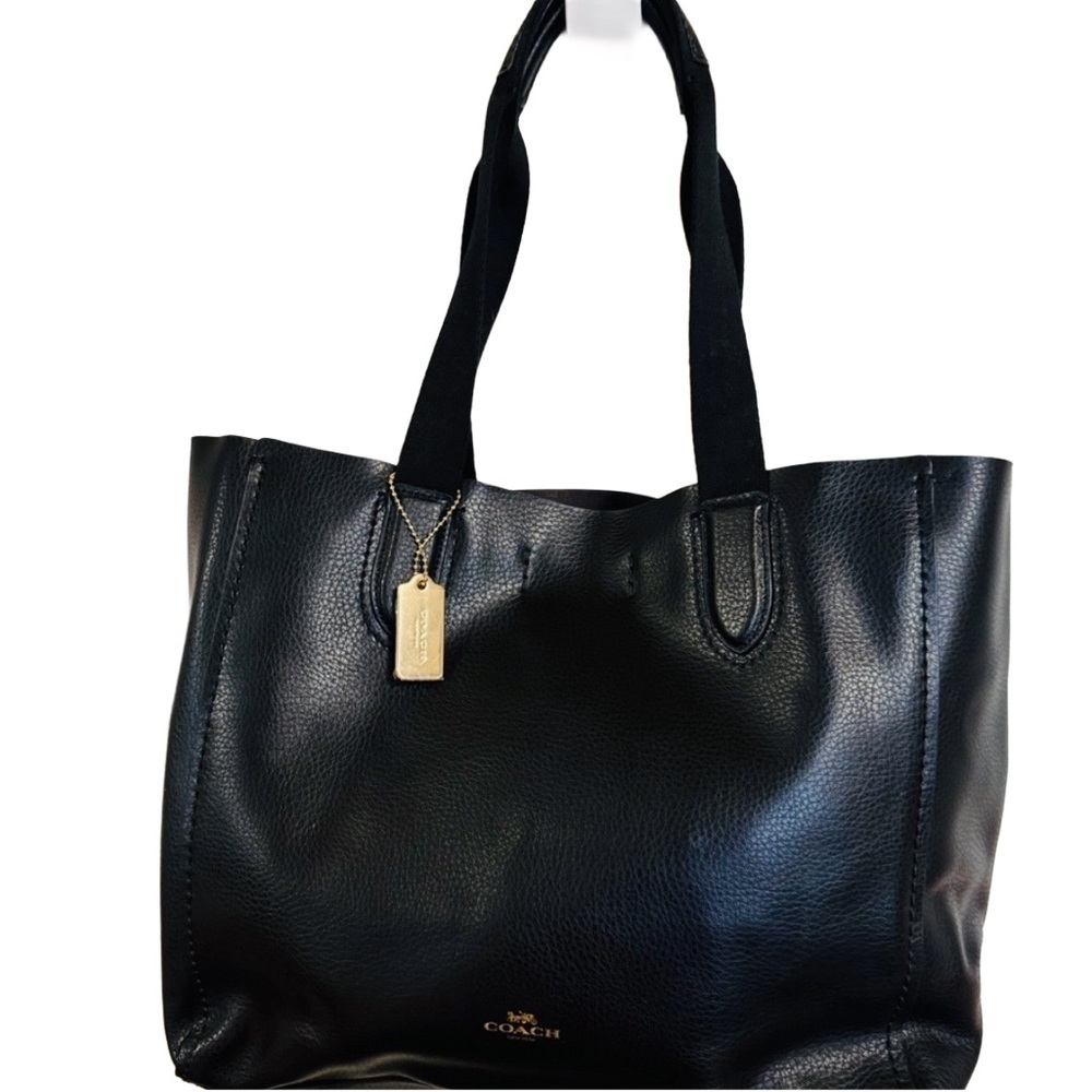 Coach Black Pebbled Leather Tote – Classic Structured Shoulder Bag